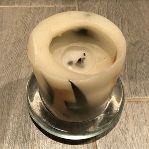 Flower candle with glass candle plate